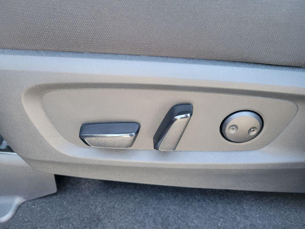 new 2025 Nissan Pathfinder car, priced at $35,341