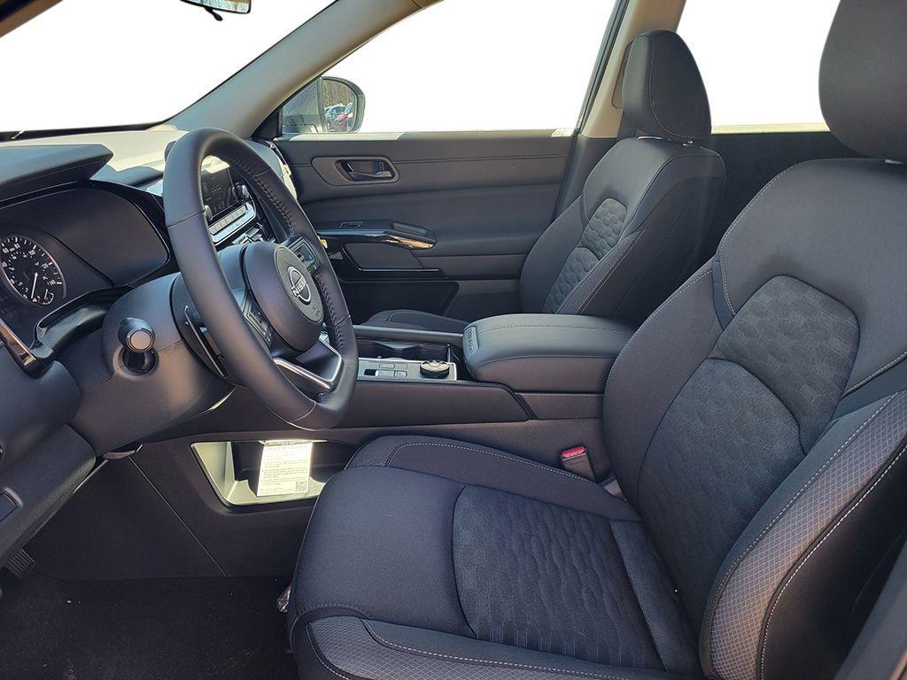 new 2025 Nissan Pathfinder car, priced at $34,910