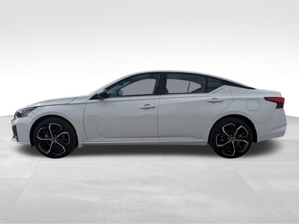 new 2025 Nissan Altima car, priced at $29,640