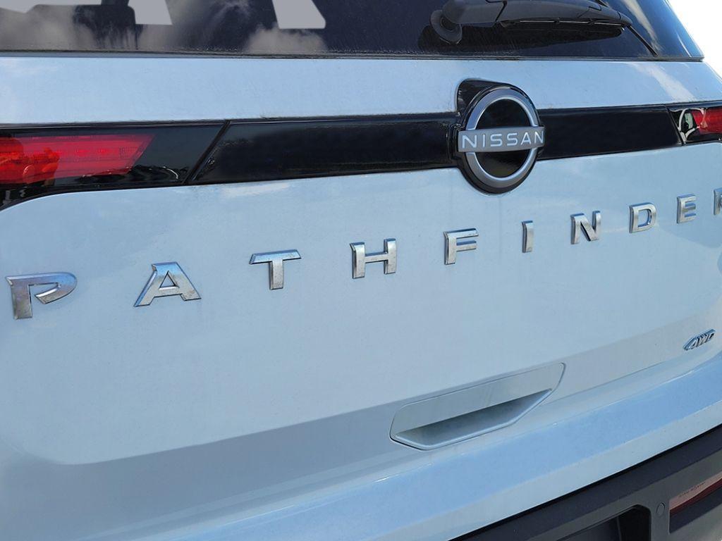 new 2025 Nissan Pathfinder car, priced at $35,978