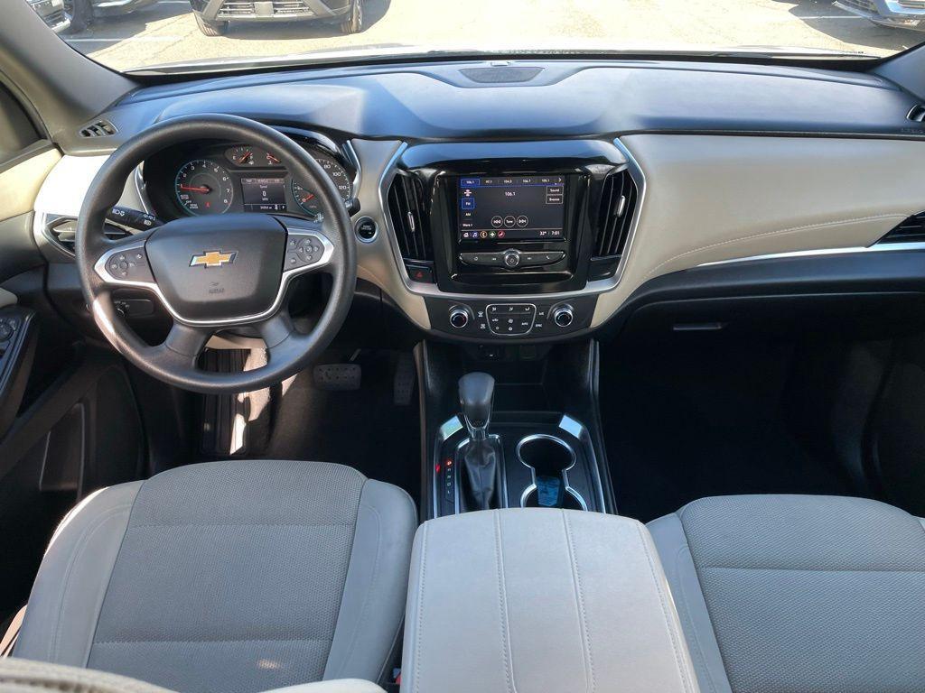 used 2022 Chevrolet Traverse car, priced at $23,152