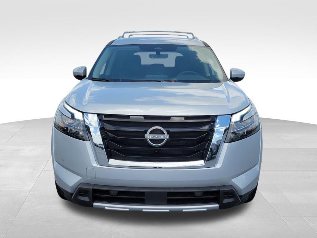 new 2025 Nissan Pathfinder car, priced at $40,480