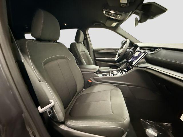 new 2025 Jeep Grand Cherokee L car, priced at $36,125