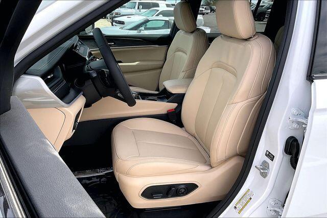 new 2026 Jeep Grand Cherokee car, priced at $46,485