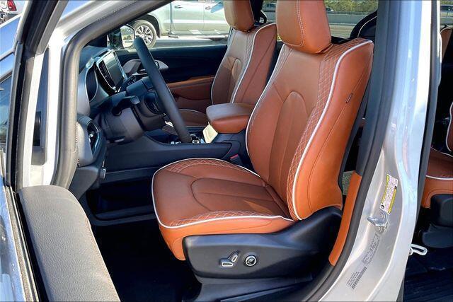new 2026 Chrysler Pacifica car, priced at $54,546