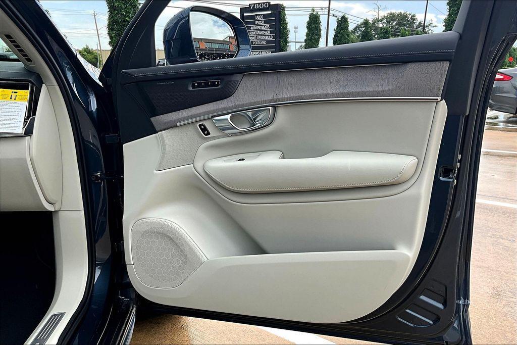new 2026 Volvo XC90 car, priced at $75,155