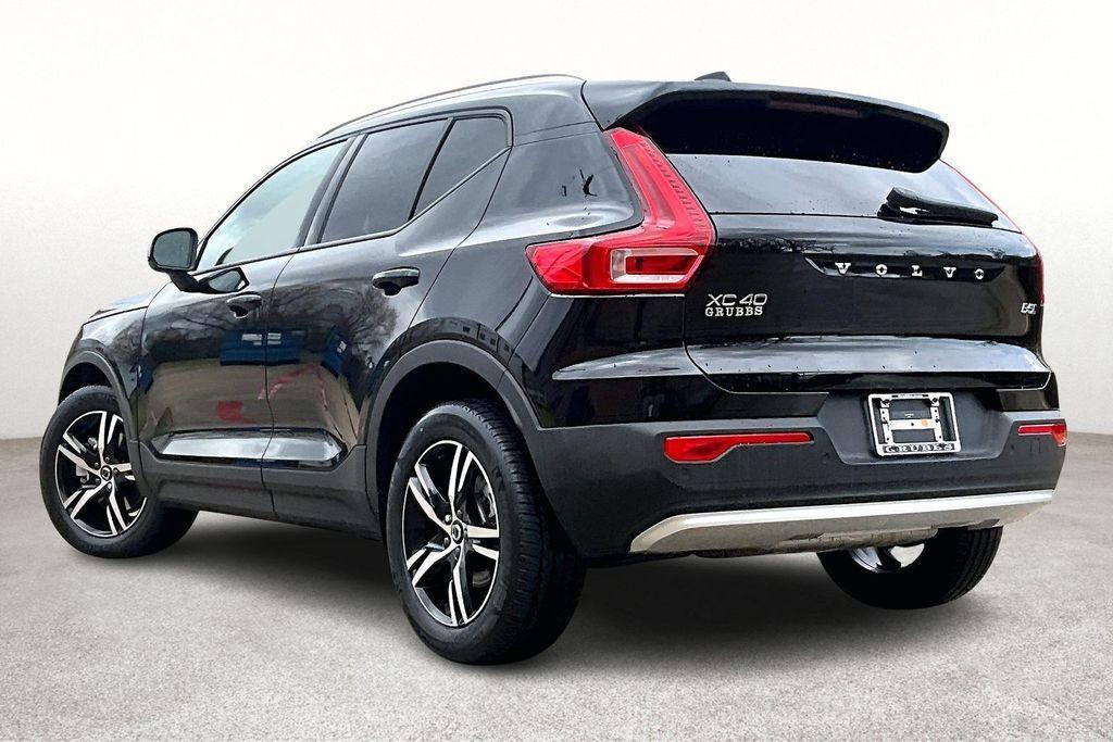 used 2023 Volvo XC40 car, priced at $28,287