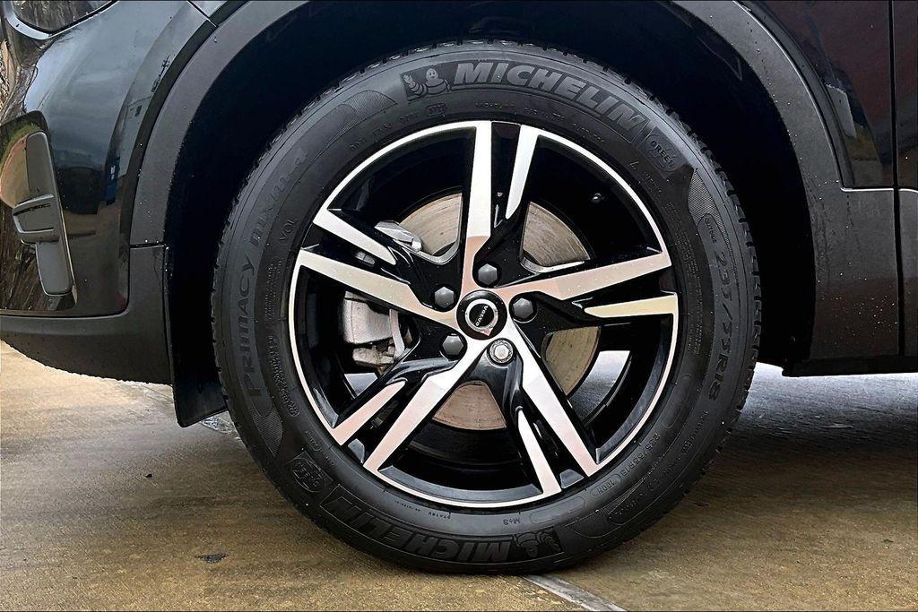 used 2023 Volvo XC40 car, priced at $28,287