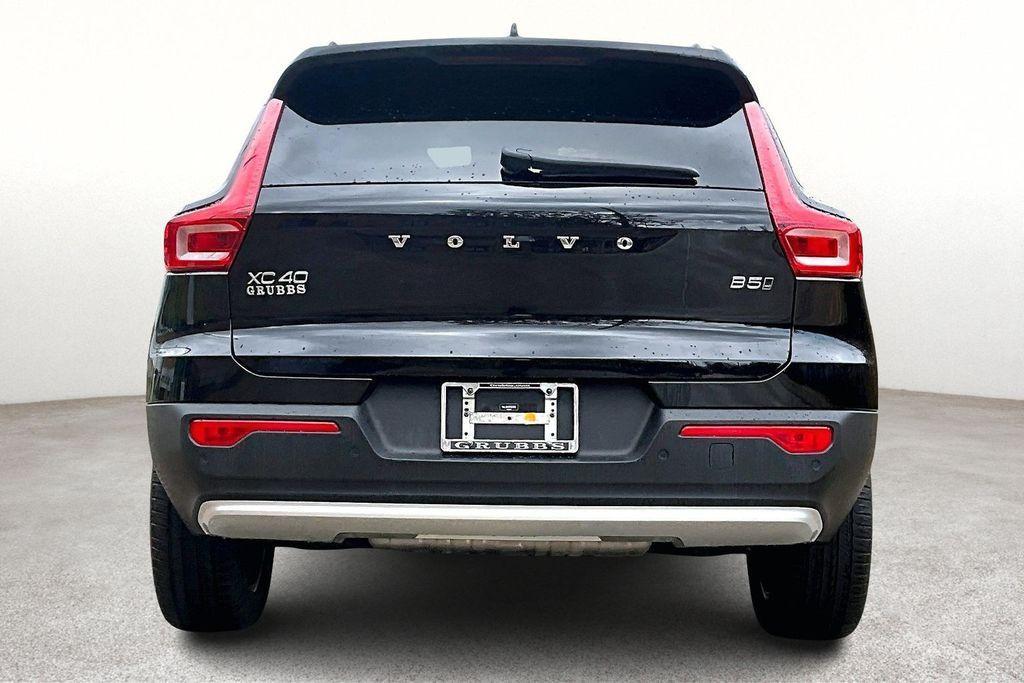used 2023 Volvo XC40 car, priced at $28,287