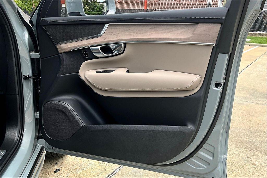 new 2026 Volvo XC90 car, priced at $67,025