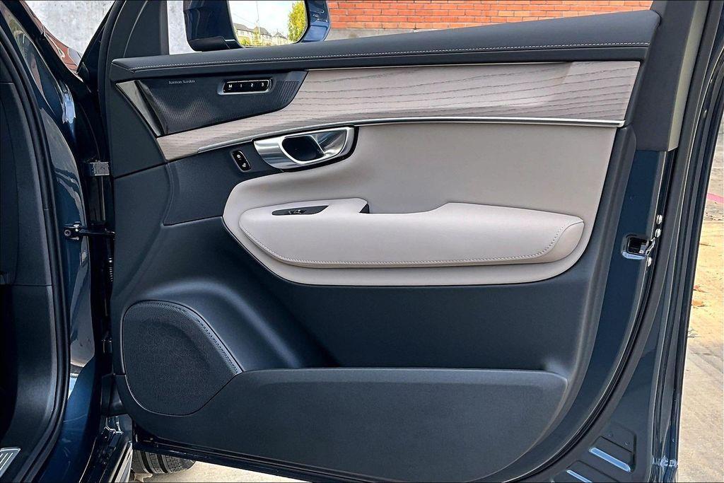 new 2026 Volvo XC90 Plug-In Hybrid car, priced at $80,695