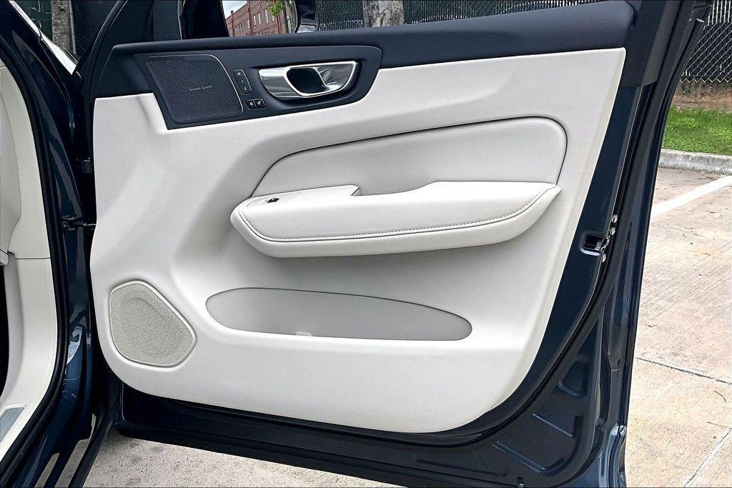 new 2026 Volvo XC60 car, priced at $62,155