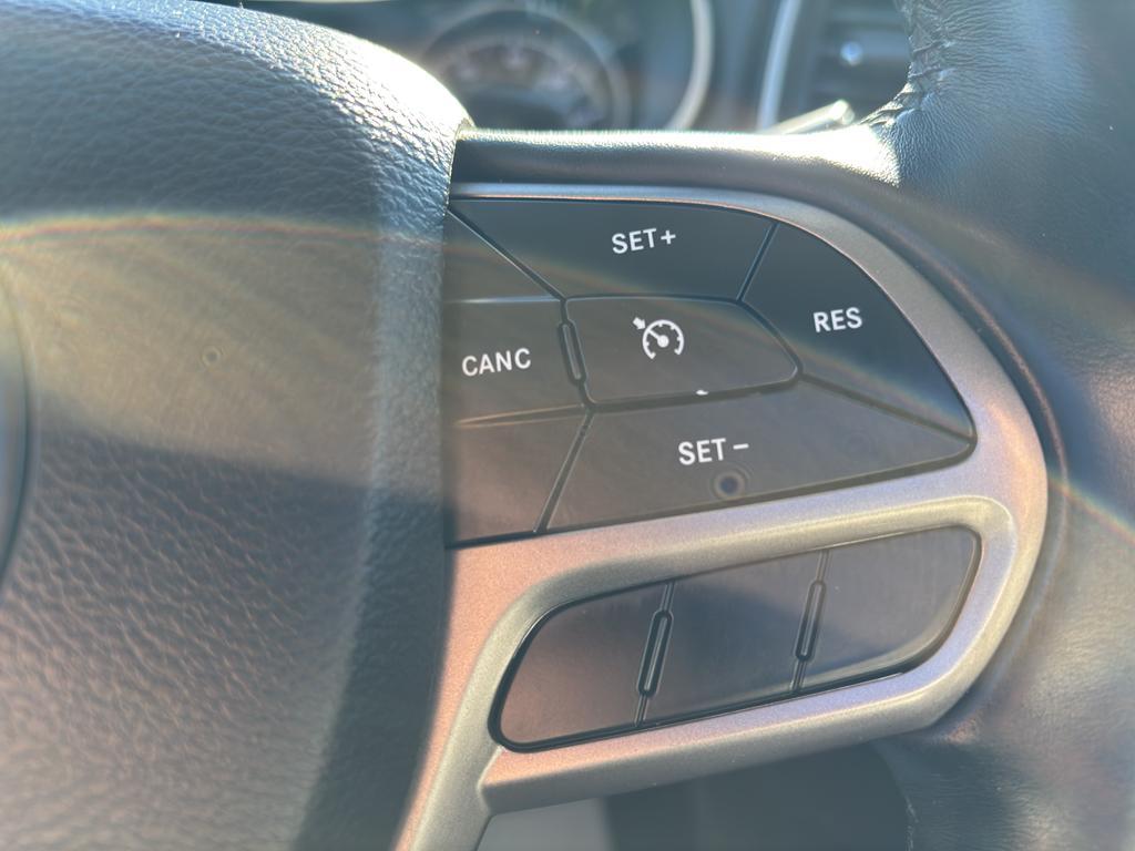 used 2019 Jeep Cherokee car, priced at $13,592