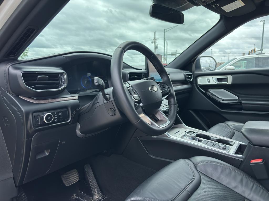 used 2024 Ford Explorer car, priced at $47,995