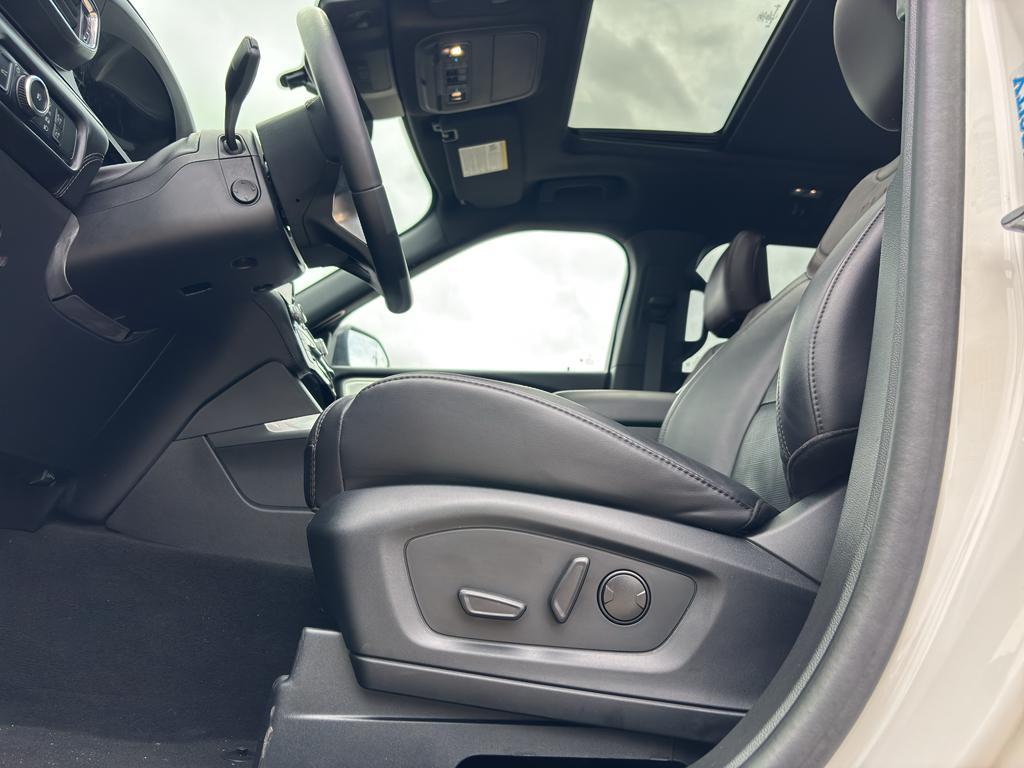used 2024 Ford Explorer car, priced at $47,995
