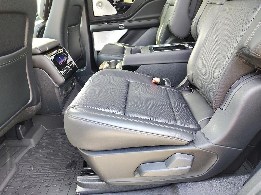 new 2025 Lincoln Aviator car, priced at $80,100