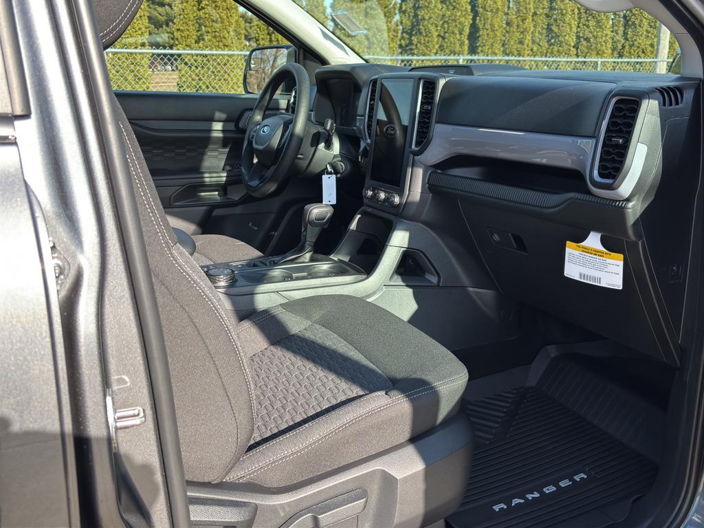 new 2025 Ford Ranger car, priced at $40,560