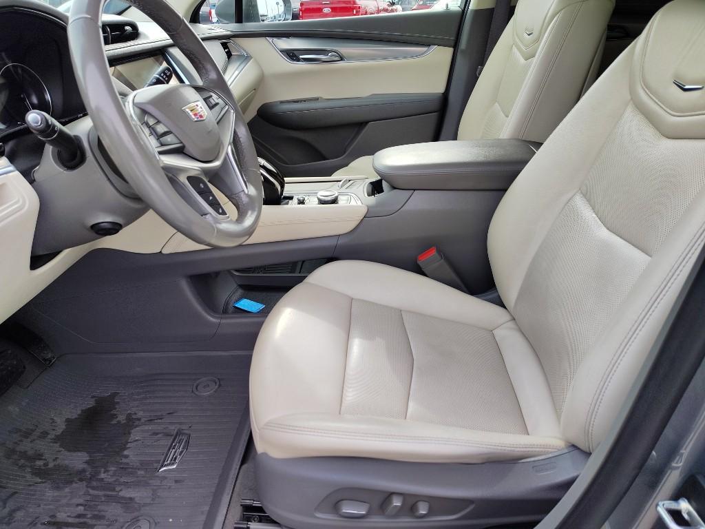 used 2020 Cadillac XT5 car, priced at $19,372