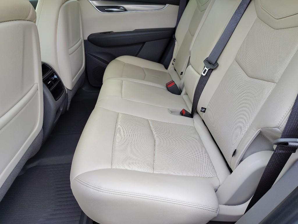 used 2020 Cadillac XT5 car, priced at $19,372