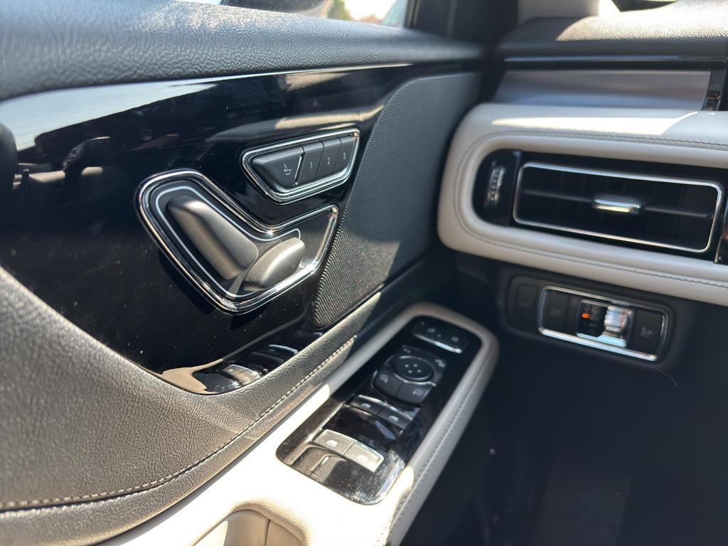 used 2025 Lincoln Aviator car, priced at $57,993