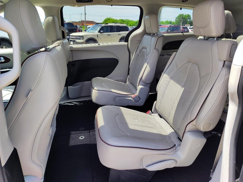 used 2020 Chrysler Pacifica car, priced at $19,995