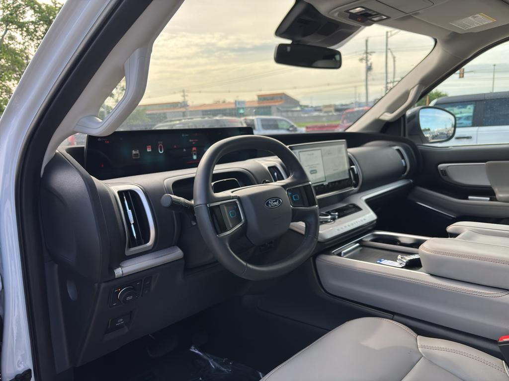 used 2025 Ford Expedition car, priced at $59,995