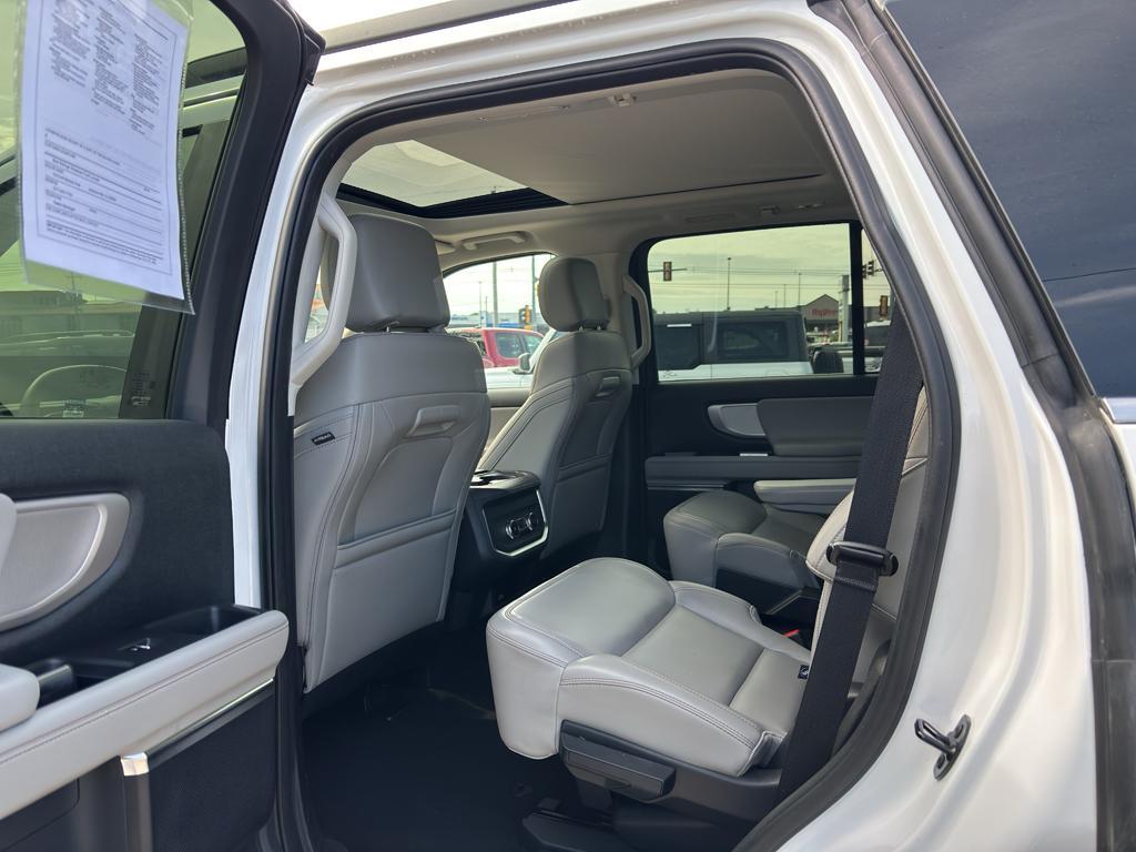 used 2025 Ford Expedition car, priced at $59,995