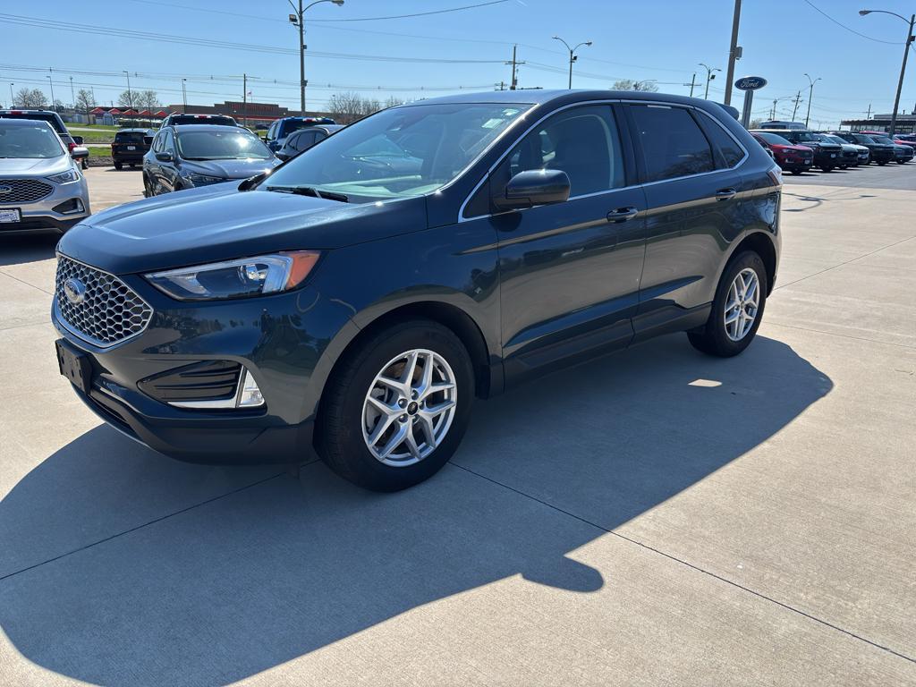 used 2024 Ford Edge car, priced at $26,995