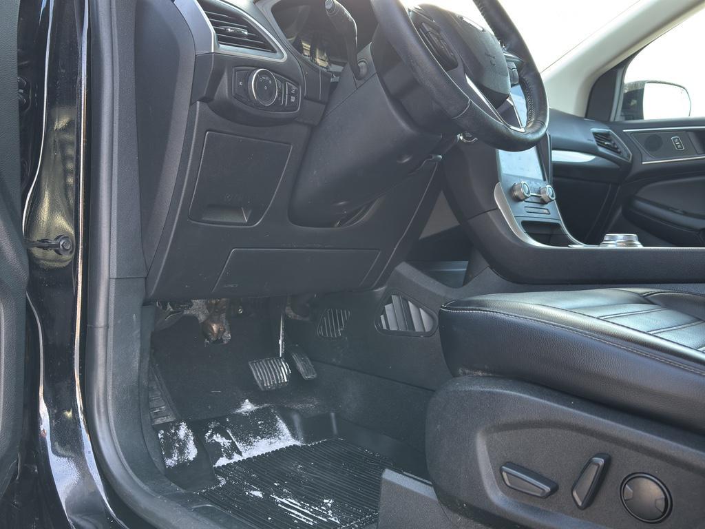 used 2024 Ford Edge car, priced at $28,393