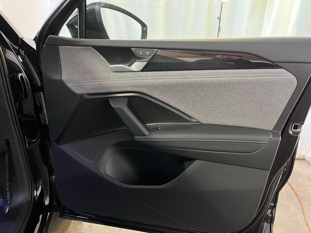 new 2026 Volkswagen Tiguan car, priced at $31,990