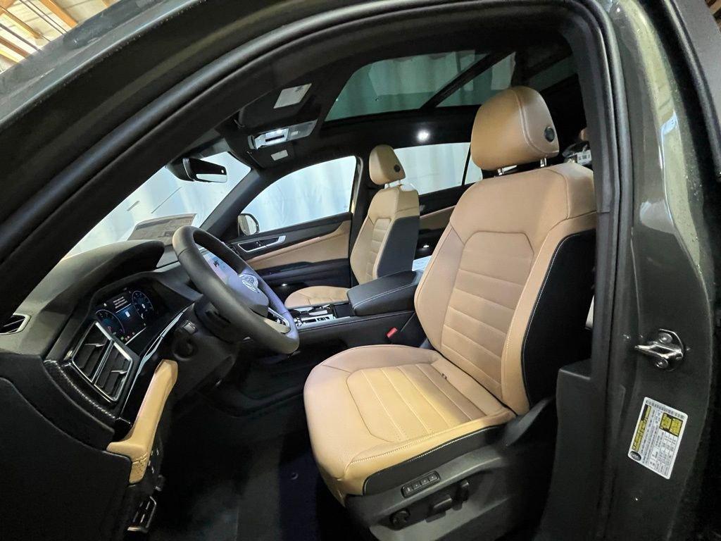 new 2026 Volkswagen Atlas Cross Sport car, priced at $47,704