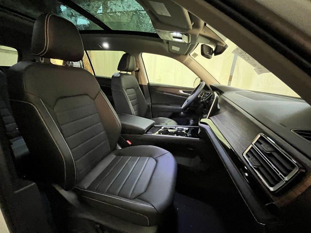 new 2026 Volkswagen Atlas car, priced at $46,666