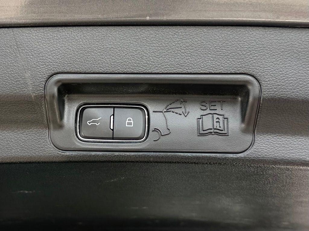 used 2022 Ford Explorer car, priced at $28,888