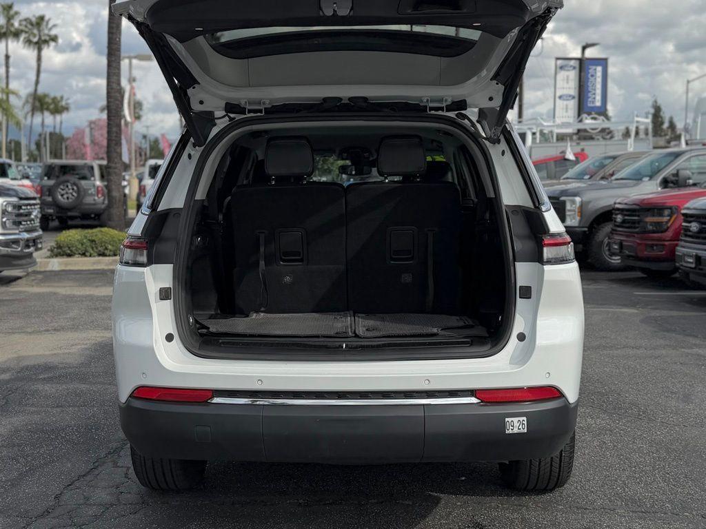 used 2023 Jeep Grand Cherokee L car, priced at $33,333