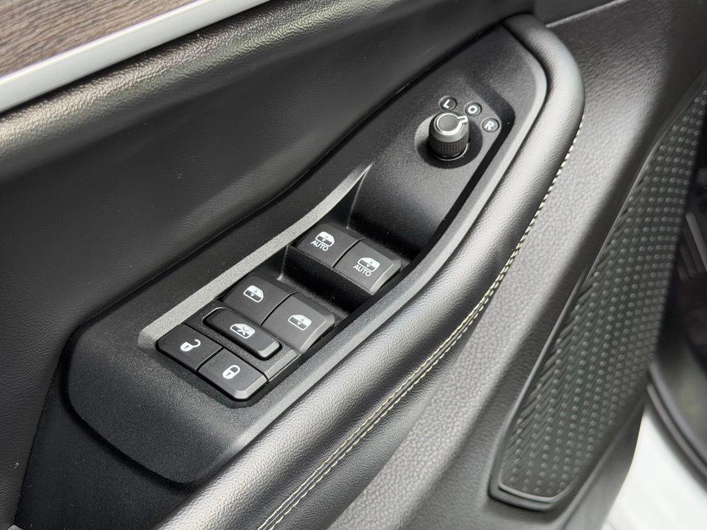 used 2023 Jeep Grand Cherokee L car, priced at $33,333