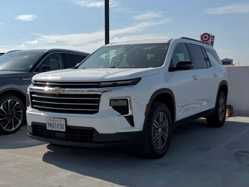 used 2025 Chevrolet Traverse car, priced at $32,995