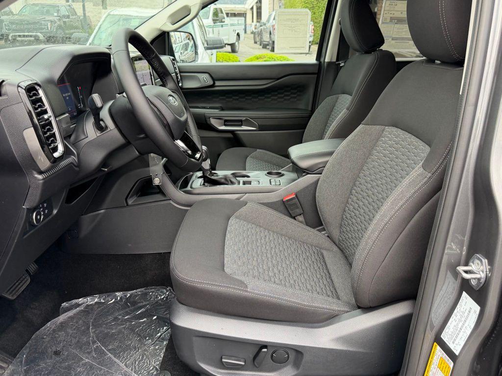 new 2025 Ford Ranger car, priced at $33,620