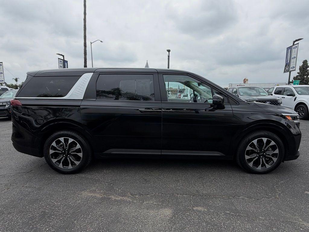 used 2024 Kia Carnival car, priced at $32,072