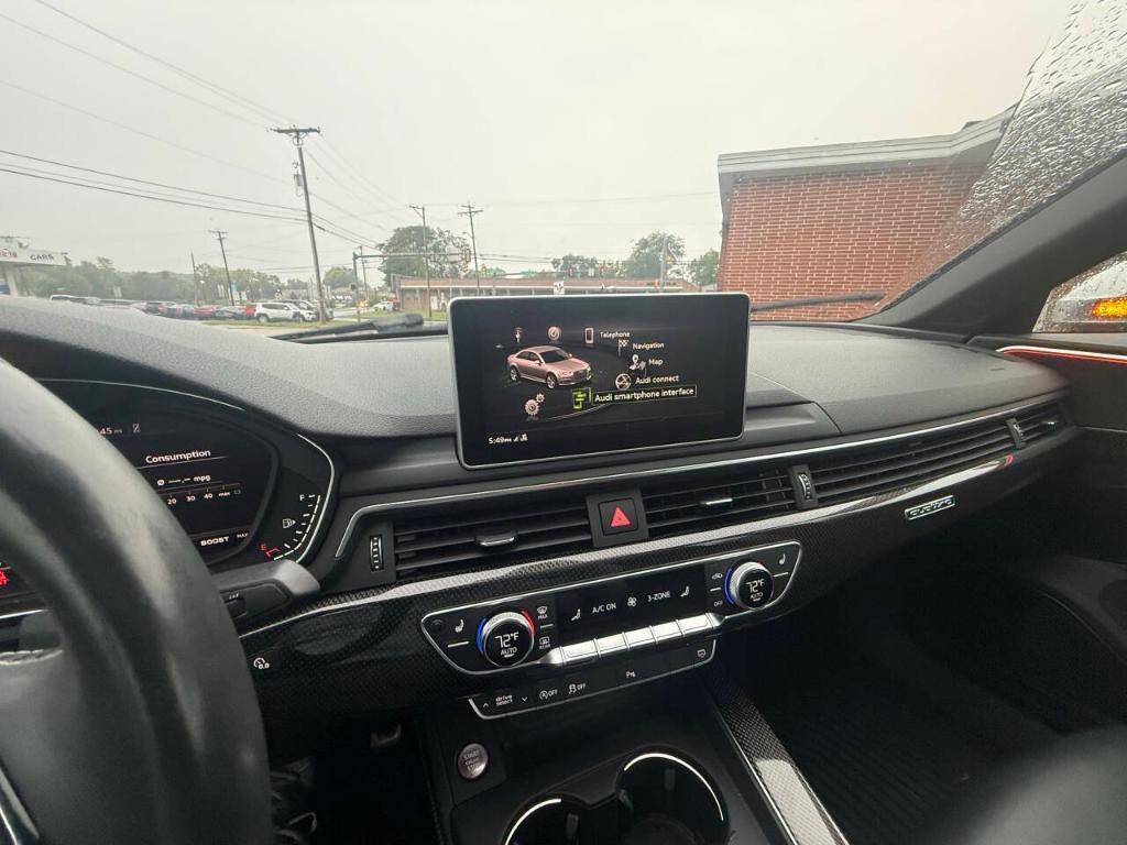 Audi S4 view 23