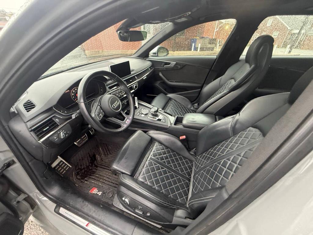 Audi S4 view 15