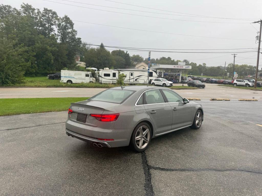 Audi S4 view 7
