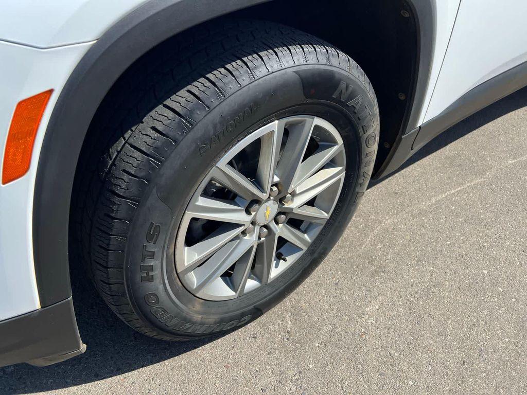 used 2023 Chevrolet Traverse car, priced at $28,714