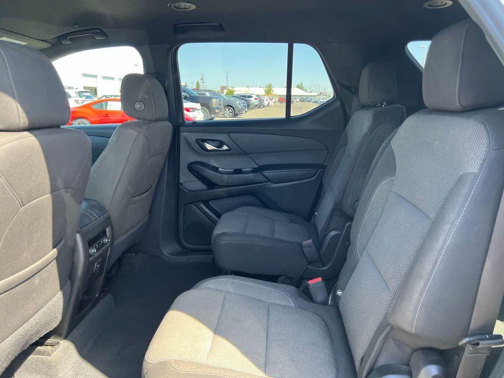 used 2023 Chevrolet Traverse car, priced at $28,714