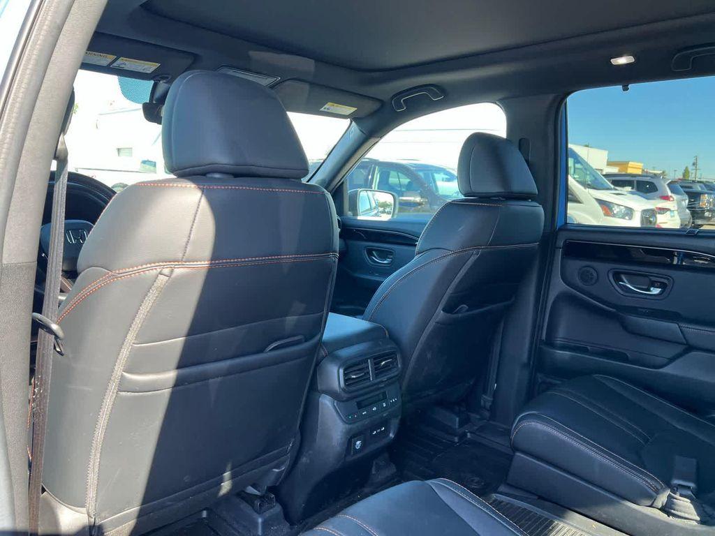 used 2025 Honda Pilot car, priced at $46,500