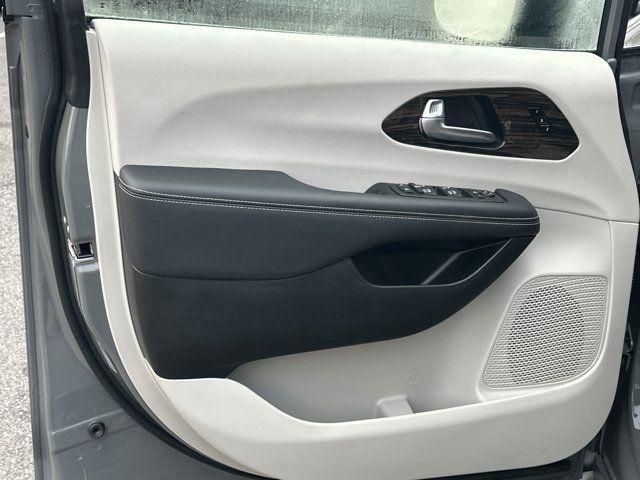 used 2024 Chrysler Pacifica car, priced at $39,491