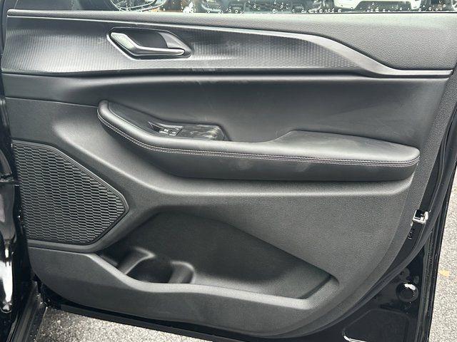 new 2025 Jeep Grand Cherokee car, priced at $31,475