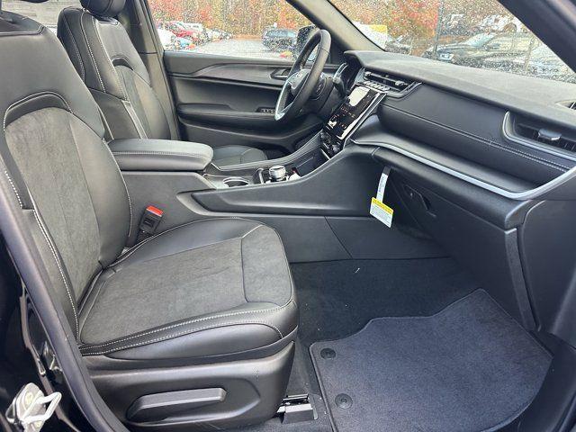 new 2025 Jeep Grand Cherokee car, priced at $36,730