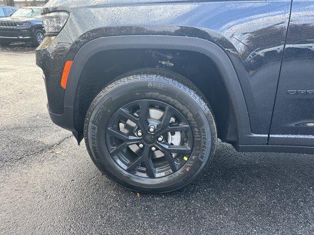 new 2025 Jeep Grand Cherokee car, priced at $36,730
