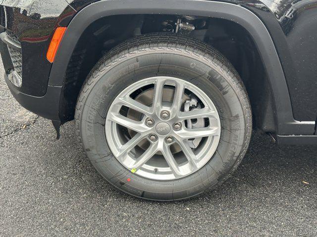 new 2025 Jeep Grand Cherokee car, priced at $30,225