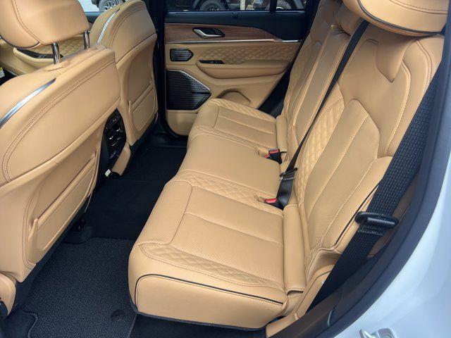 new 2025 Jeep Grand Cherokee car, priced at $58,465